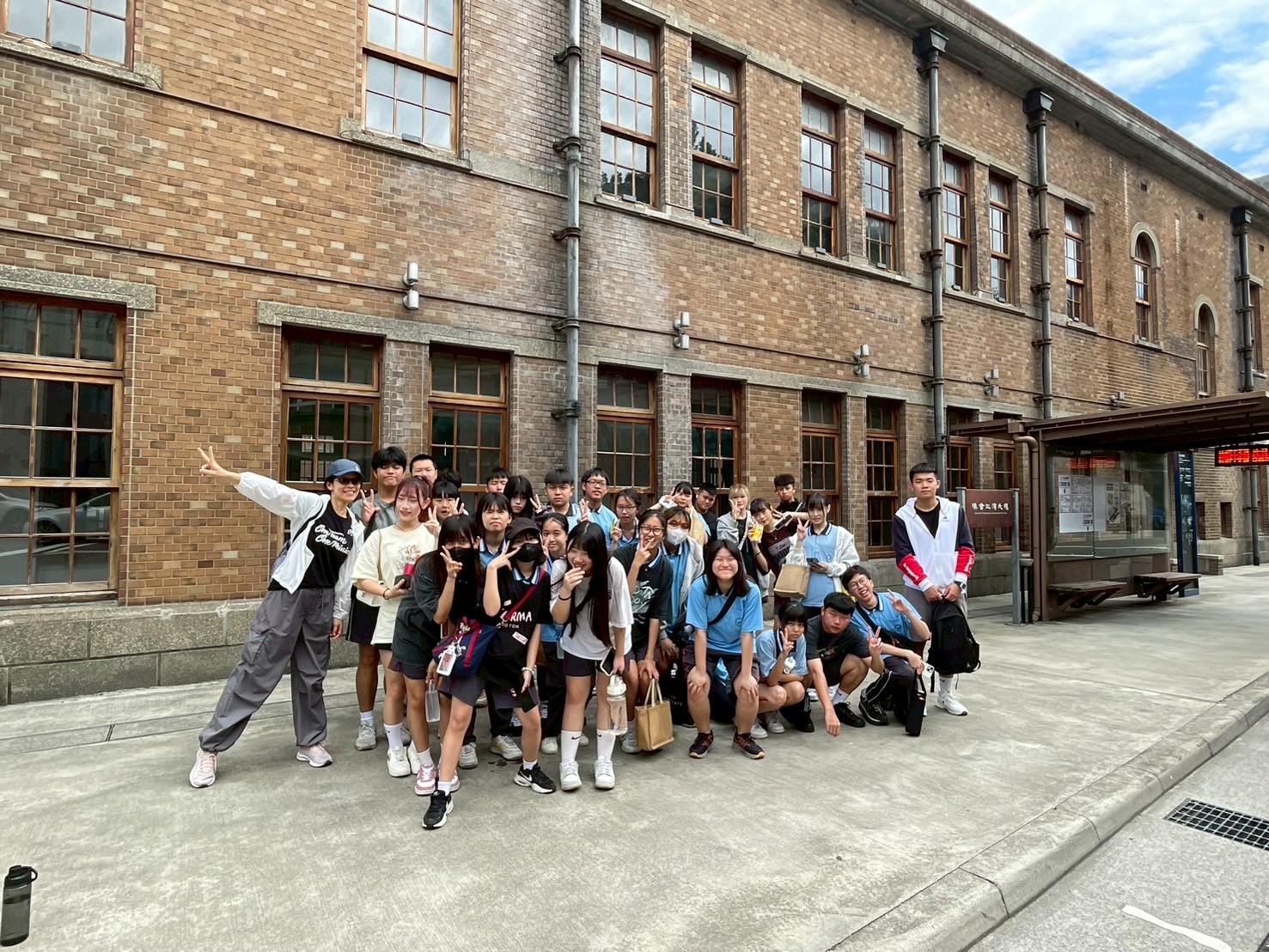 LINE_ALBUM_20250515高二職場參訪_250516_2