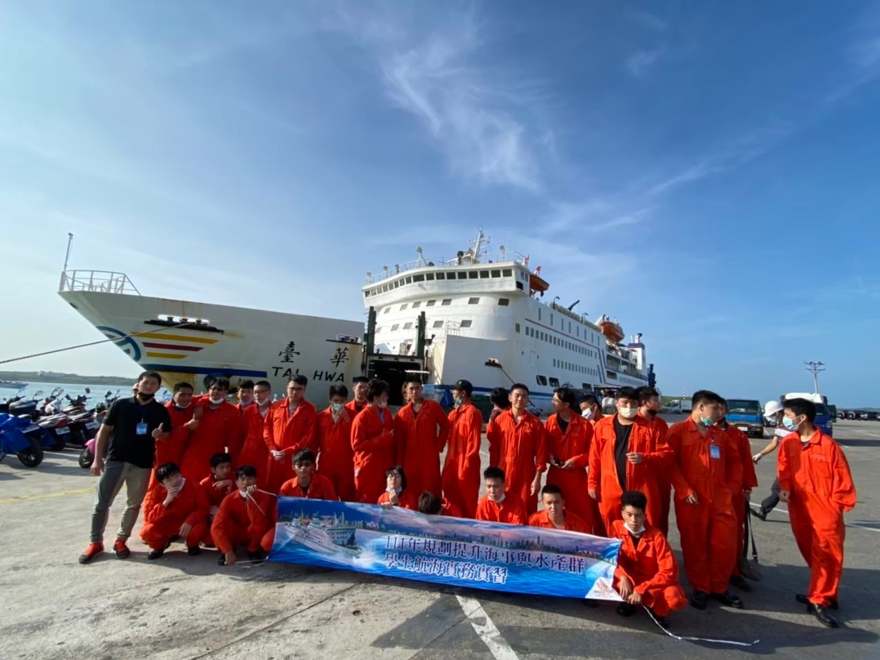 LINE_ALBUM_團體照_230406